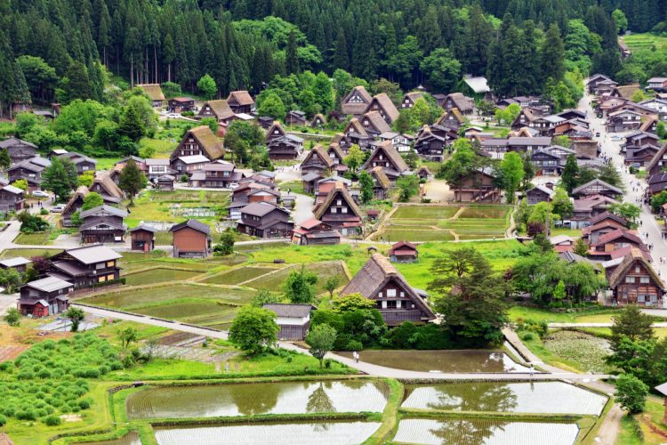 【中信発】世界遺産「白川郷・五箇山」　日帰り
