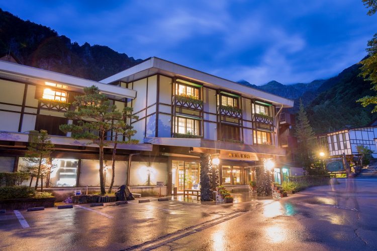 絶景！北アルプスのパノラマ景色とガイドと歩く 上高地・明神池
