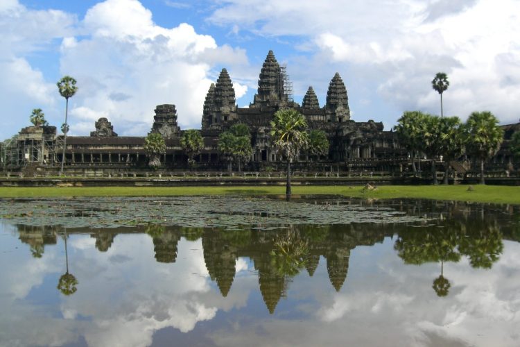 ベトナム航空利用 世界遺産アンコールワット 6日間