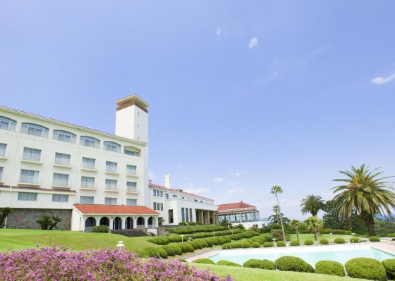 伝統と格式の名門「川奈ホテル」で過ごす 至福の伊豆時間