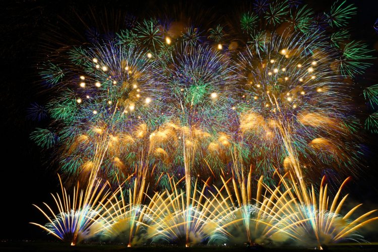 日本三大花火を「桟敷席」より長岡まつり大花火大会