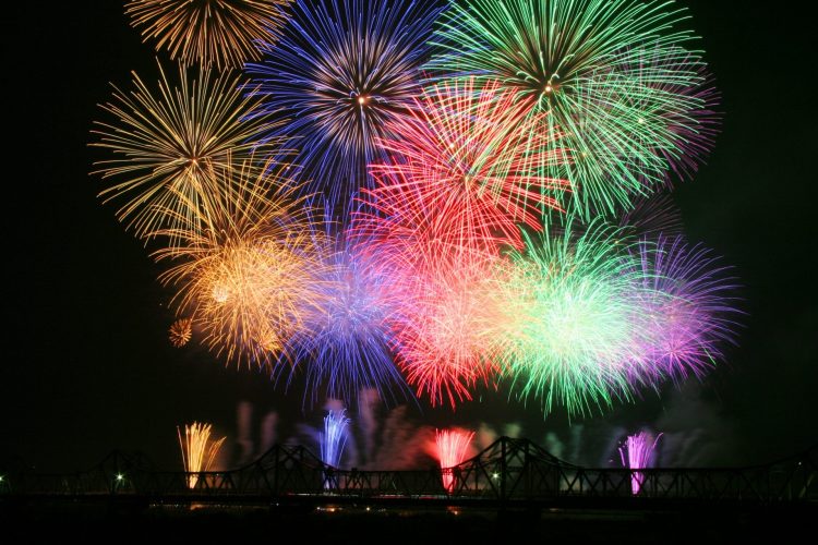 日本三大花火を「桟敷席」より長岡まつり大花火大会