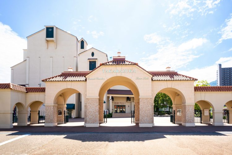 私をときめかせる 華麗なる宝塚大劇場へ ～憧れの宝塚ホテル ロマン紀行～