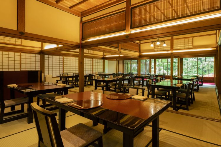 時を超える名館「富士屋ホテル」に泊まる美術館めぐりの旅